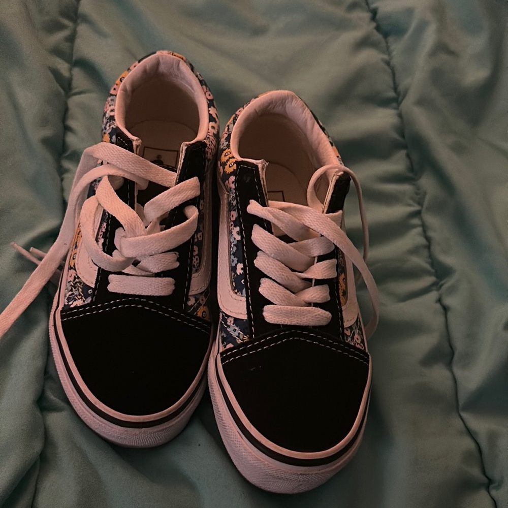 Girls like new vans -worn once